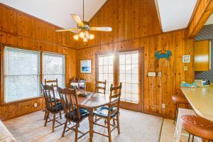 Spacious Dog-Friendly Beach Cottage with WiFi & WasherDryer