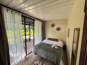 Moani Punta Uva Lodge 5 min Walk to beach