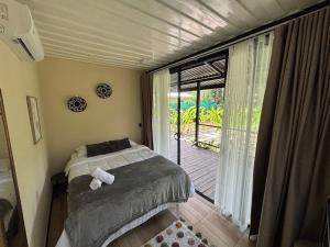 Moani Punta Uva Lodge 5 min Walk to beach