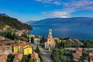 Thai House 100mt From The Lake - Happy Rentals