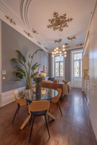 Historic Porto Stay, Classic Details, City Life