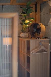 Hut E, Cabana in Town