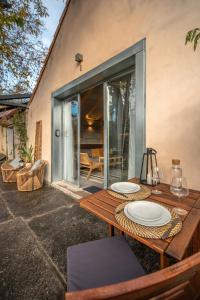 Hut E, Cabana in Town