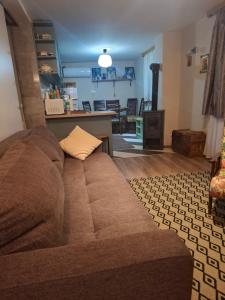 Njih tri Jelova gora