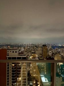 Luxury Studio with Pool and Gym, Verso by Emiliano Jardins