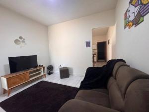 Casa completa perto do centro + ar cond e vaga