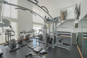 Condesa Oasis With Sky Pool, Ping Pong, Gym, Steam Room & Two Private Terraces