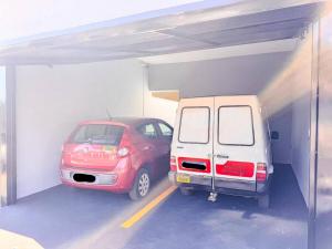 Flat em charmoso residencial + ar cond. e vaga