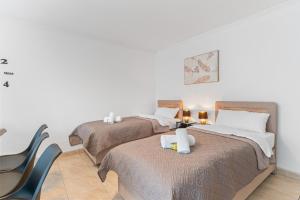 KRelax Baroque Living - 4 Bedrooms - 8 Guests - Balcony - Parking - Smart TV - Near Train Station and Highway