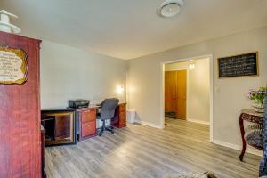 Family Home w Yard - 5 Mi to Jackson State Campus