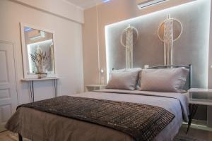 Pythagorio Blue Street Apartment with Balcony