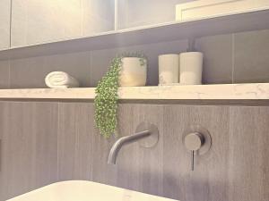 Panoramic Harbour View Apartment at Olympic Park