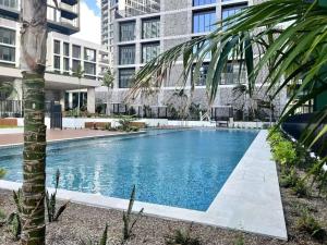 Panoramic Harbour View Apartment at Olympic Park