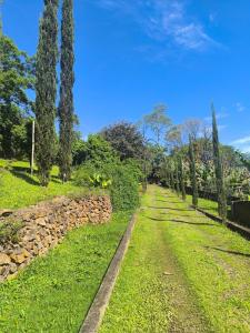Próximo ao Centro Budista e Gramado