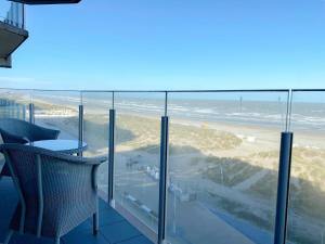 Sea-view apartment on Zeedijk