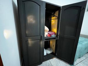 Loft D Mobiliado, individual com ar condicionado e garagem privada