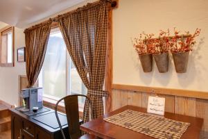 Cozy Couples Retreat 6 Mi to Lake Pend Oreille