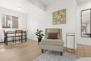 Modern 1BR - Fast WiFi - Coffee Bar - Pet Friendly