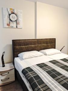 Балкан Тауър ЛУКСЪРИ ЛИВИНГ 26