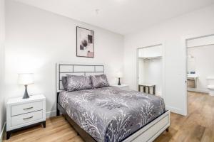Stylish Suite Near Bathhouse & Downtown! Suite 106