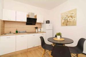 Apartments near Beach in Dramalj 54775