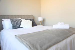 Entire 5Bedroom house close to school,supermarket and shopping center