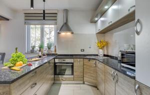 Amazing Apartment In Kanfanar With Wifi