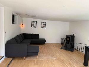 Family-Friendly Cottage Near Forest And Castle