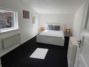 Family-Friendly Cottage Near Forest And Castle