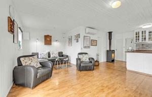 Cozy Holiday Home Near Nature And Terrace