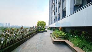 At Springwood By LiviRooms Tangerang