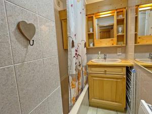 Appartement T2 central avec balcon et casier à skis - FR-1-629-154