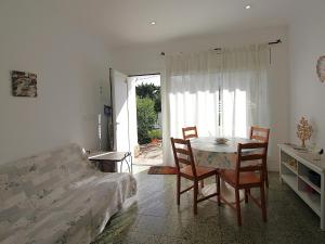 Apartamento para 4 pers cerca de la playa con aire y parking - ES-228-207