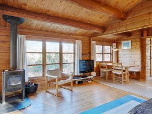 Nature Oasis With Private Lake Near Beach