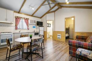 Howlong Caravan Park