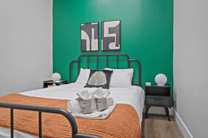 Stunning 2BR-1B Apt+Mins to Zoo& DT+HD Projector