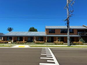Lakeside Motel Waterfront
