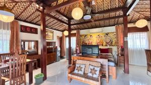 Alamanda Villas, Family Villas, Pool & Local Tours