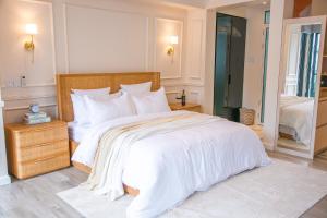Rabi Residence - Two French units sleeps 4