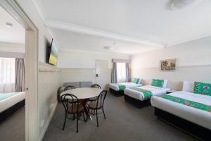 배서스트 Ben Chifley Motor Inn 3성급 호텔 스위트룸