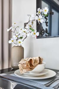 Frank Porter - Azizi Mirage 1