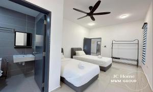 Kluang Gunung Lambak View 4-Bedroom Family Suite