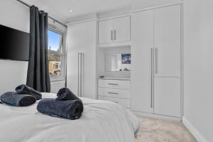 London 3BD sleeps 8 East CR0 Station LGW 14 mins