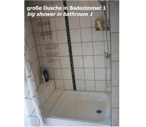 just a few minutes to City Center or Schönbrunn