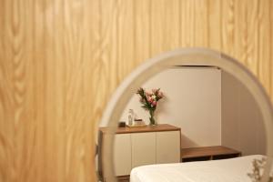 Private saving room for a solo traveller in Nightmarket, Hanoi