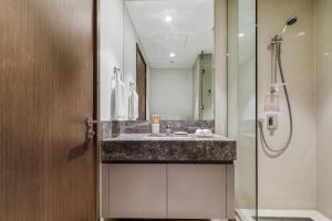 Blissful Stays - Luxury Two Bedroom Apartment at ACT Tower 2, Boulevard, Burj Khalifa, Pool, Near Dubai Mall