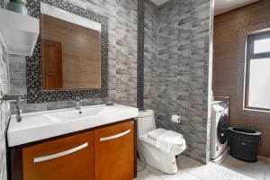Villa Elara Bang Tao 3BR Pool East Residence