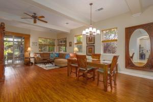 Tropical Villa wBeach Club Access Quiet LocationBikes and Beach GearWalk to Restaurants