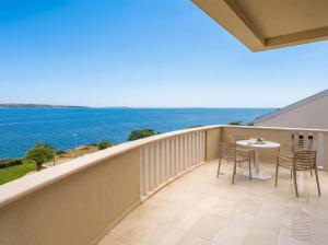 Luxury Beachfront Apartment - Villa Bregeš