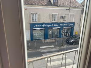 2 appartements-vue sur le Loing-commerces à pied